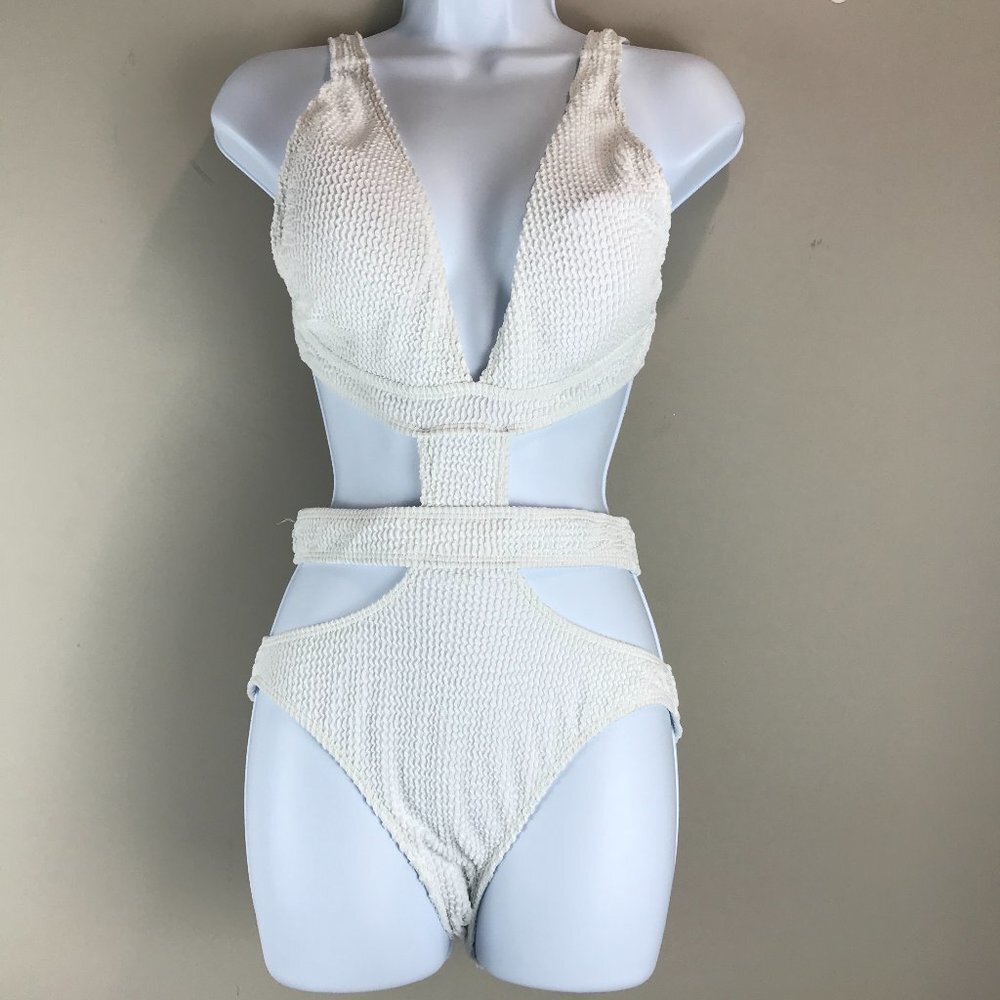 Women's NWOT White 1 Pc Shein Swimsuit Size M
